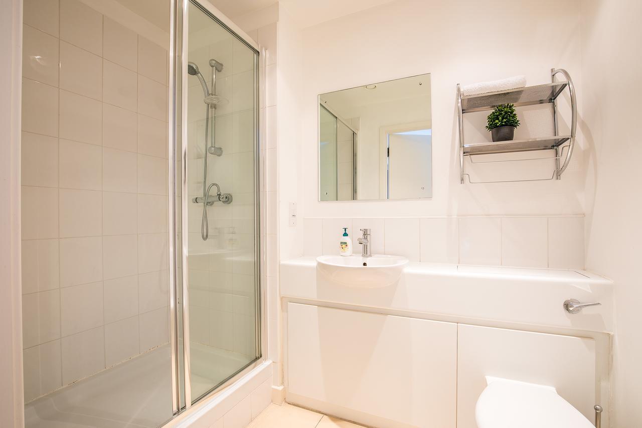 The Cathedral Suite Apartment With Love Your Stay Sheffield Extérieur photo